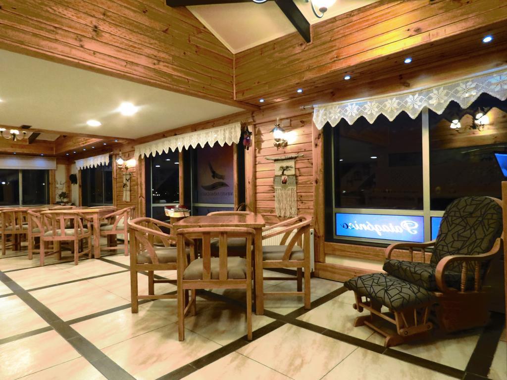 Viento Patagonico Hotel Пуерто Наталес Екстериор снимка